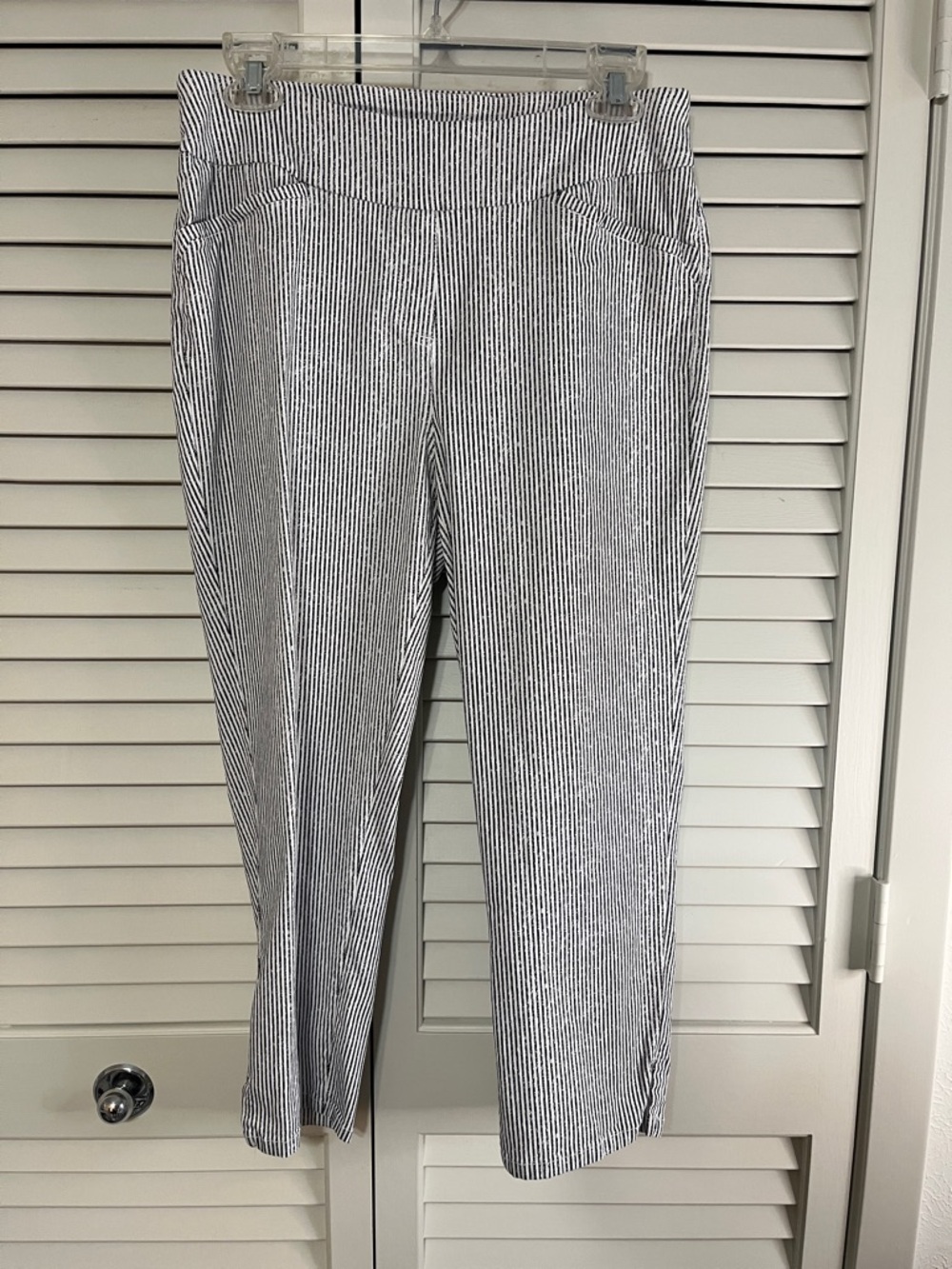 Westbound Black & White Vertical Stripe Stretch Cropped Pants Front Pockets